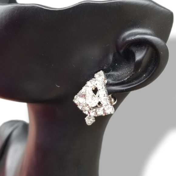 SPARKLING 1940s SILVERTONE & DIAMANTE ART DECO STYLE SCREW BACK EARRINGS - Picture 1 of 7